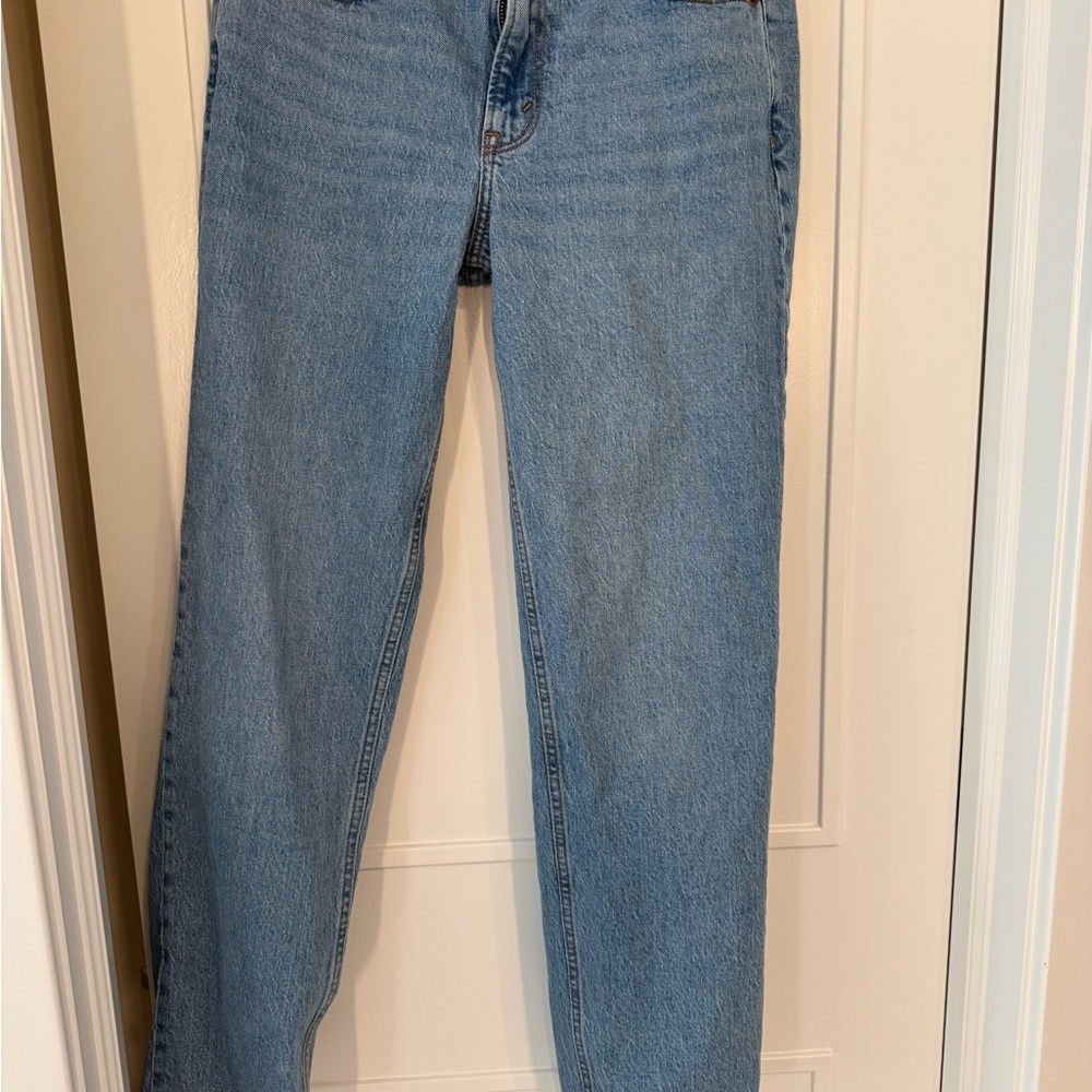 Abercrombie & Fitch Straight Mid-Rise Jeans